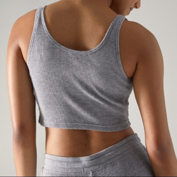 ARITZIA TNA RAYNA CROPPED THERMAL - Picture 3 of 3
